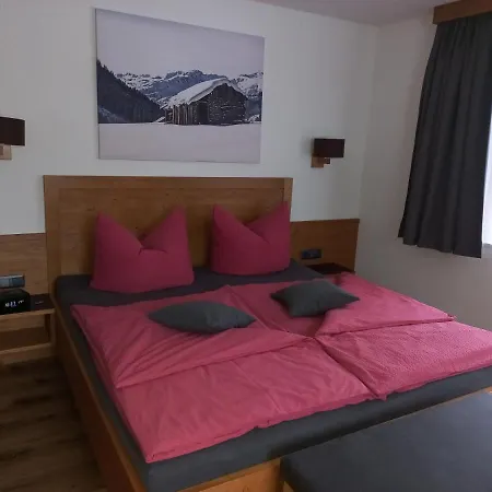 Ferienwohnung Haus Alpenflora Flirsch Exterior foto